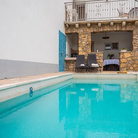 Belveder Motovun With Heated Pool 度假居 *