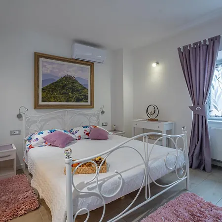 Belveder Motovun With Heated Pool * Livade